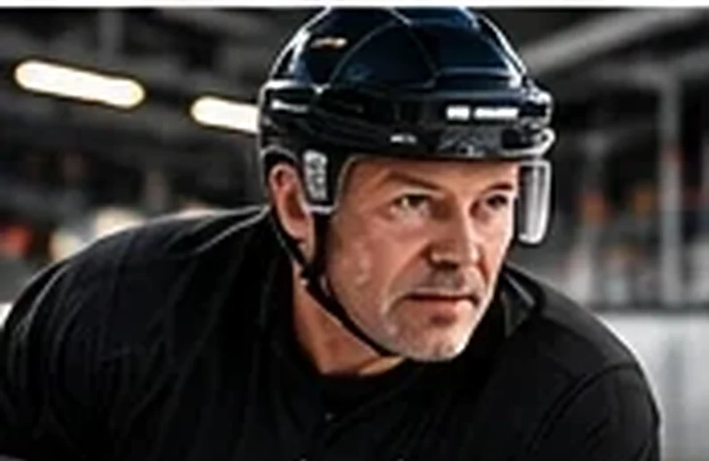 Hockey player at the rink